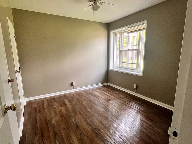 1824 La Salle Pl — Photo 8
