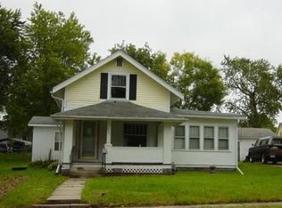 925 S Main St, Centerville, IA 52544