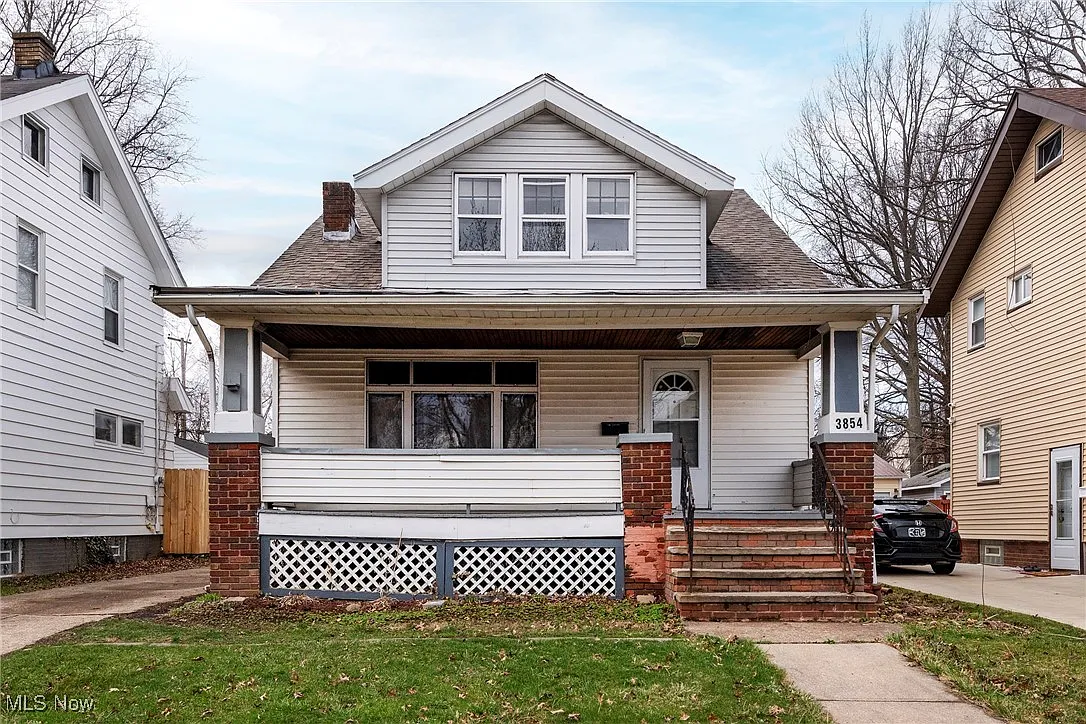 3854 W 132nd St photo 1