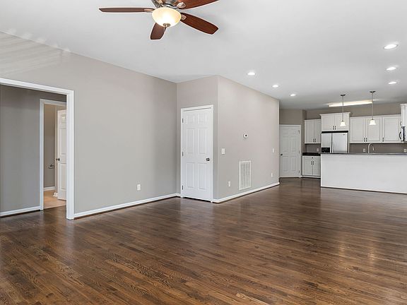 2nd image of 321 Stone Creek Dr