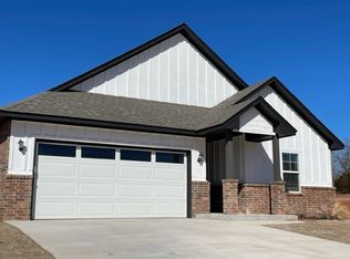 9796 Barrington Ave, Edmond, OK 73025