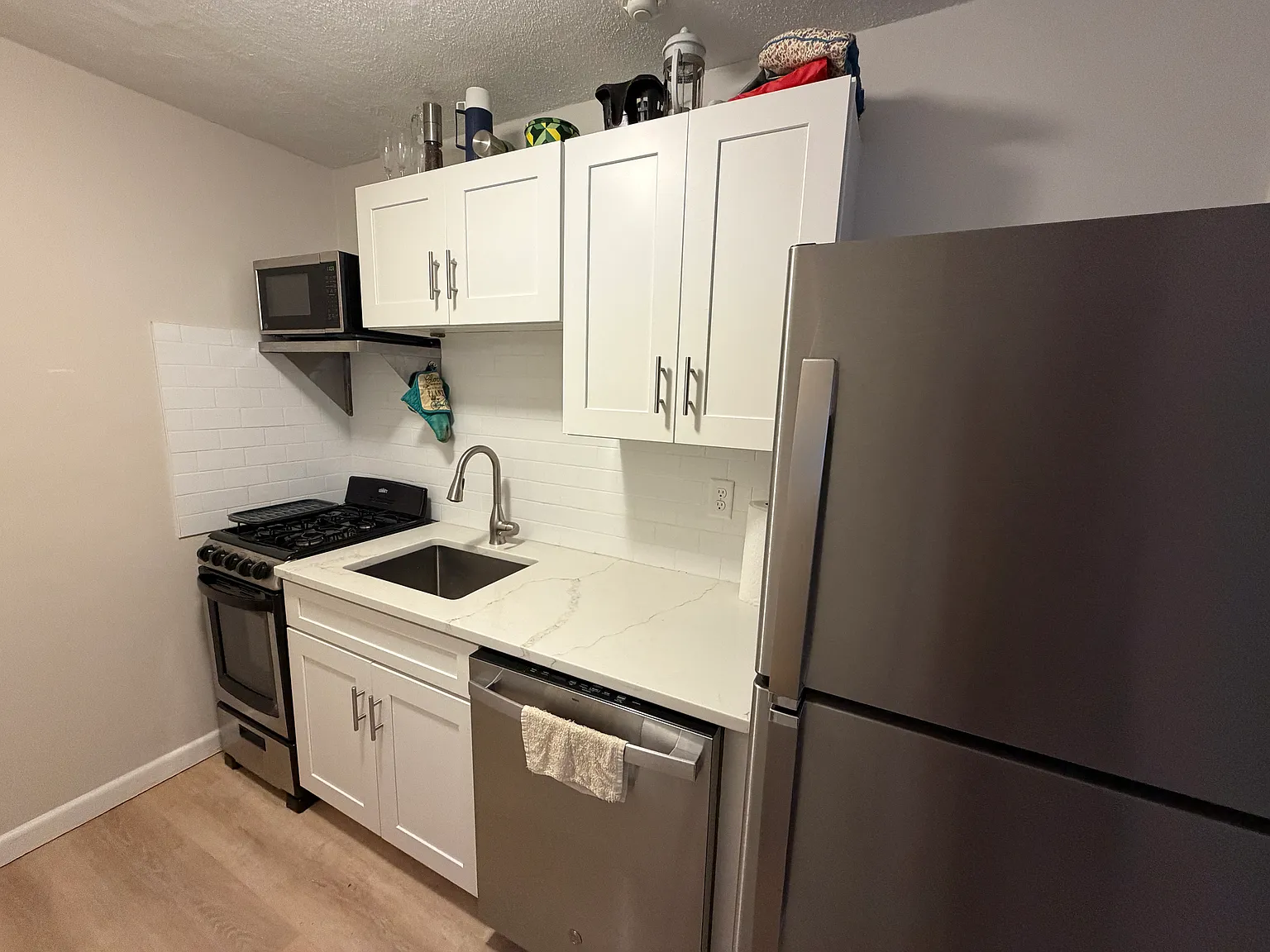 Studio, 400 sqft, $1,800 — Photo 2
