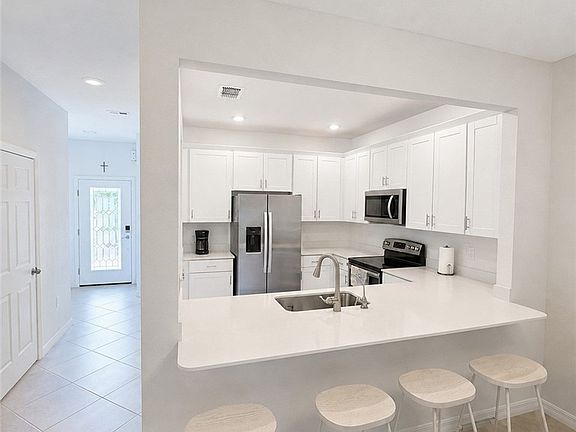 5th image of 2884 Citrus St