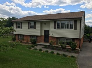 649 E Augusta Ave, Vinton, VA 24179