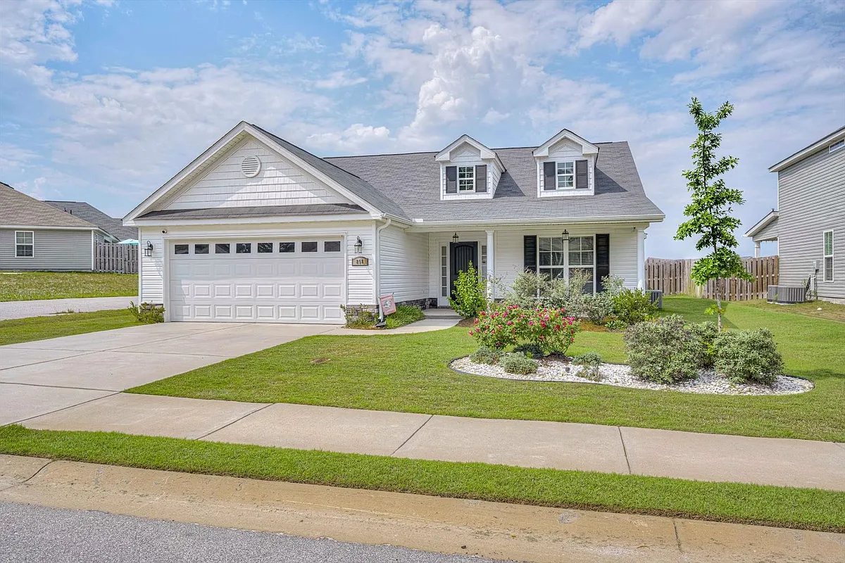 Building Photo - 858 Goodale Dr
