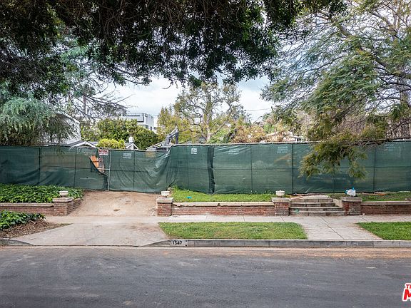 3rd image of 1547 N Sierra Bonita Ave