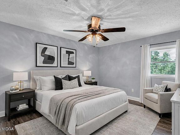 4th image of 308 Fleming Dr