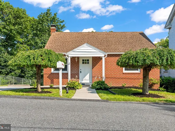 724 Dunkle St, Harrisburg, PA 17113