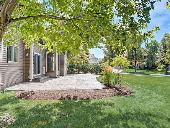 3rd image of 788 Waterside Dr