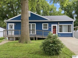 904 Hopkins Dr, Bellevue, NE 68005