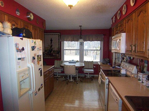 4th image of 304 E Zimmerman Dr