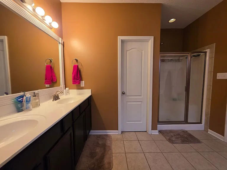702 Appling Ct — Photo 15
