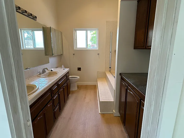 1300 Oak Ave #4 — Photo 15