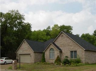 8300 Southport Dr, Evansville, IN 47711
