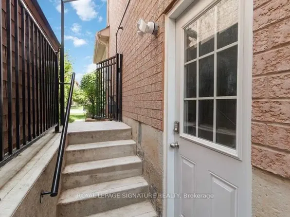 83 Sundridge St #Basement, Brampton, ON L7A 1J7