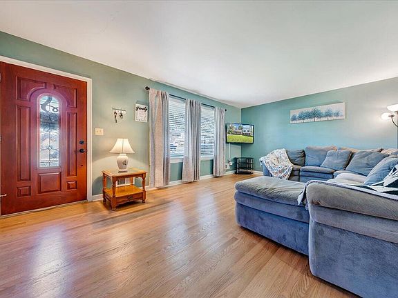 3rd image of 2426 Embassy Dr NW