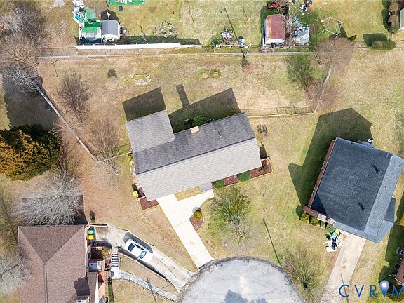 2nd image of 18 Spring Ct