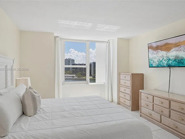 3505 S Ocean Dr #604 — Photo 13