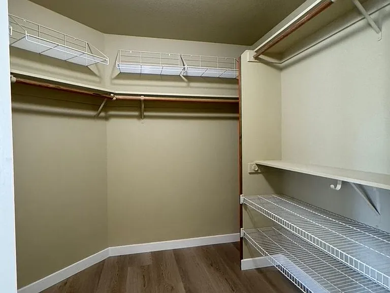 1820 Bayberry Ln — Photo 11