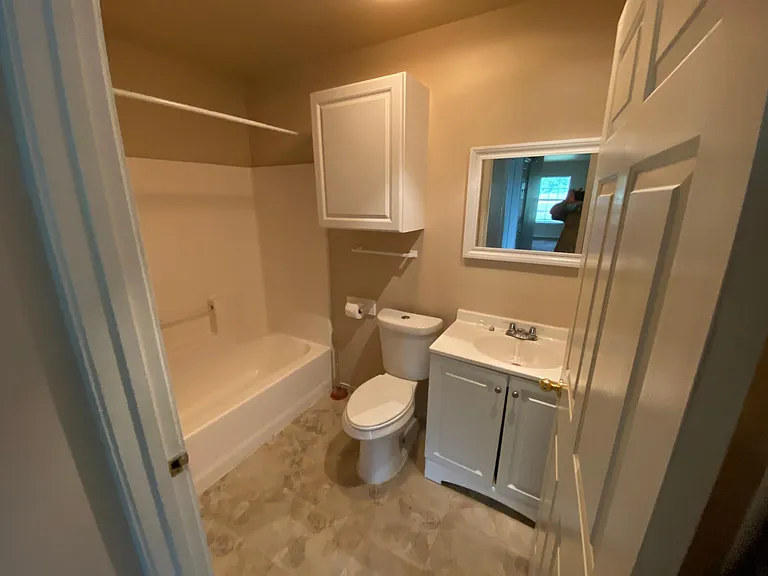 460 Willow Ave — Photo 11