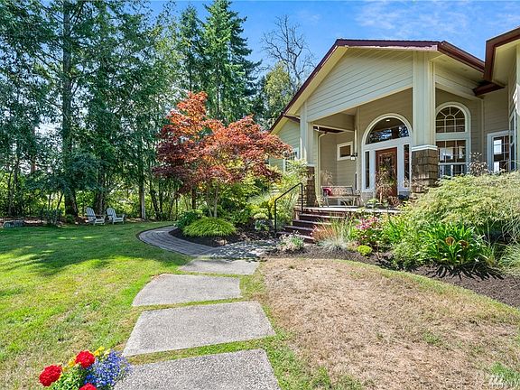 4th image of 542 73rd Ave NE