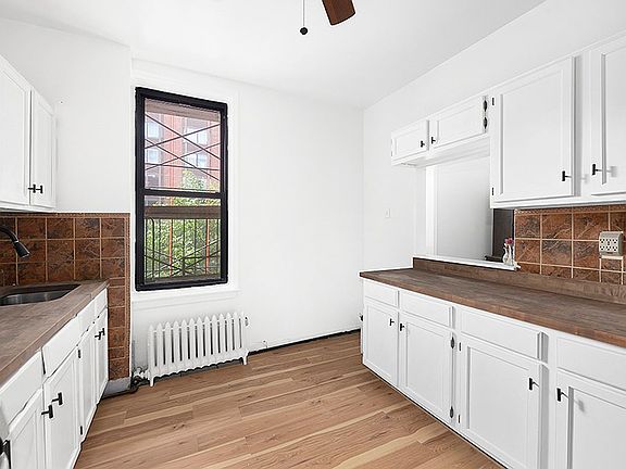 2nd image of 67 W 87th St APT 32