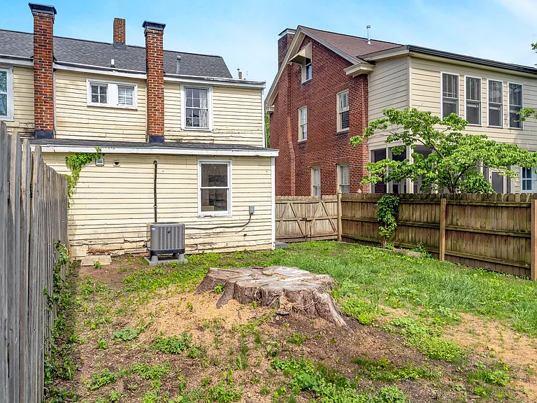 206 Princess Anne St — Photo 24