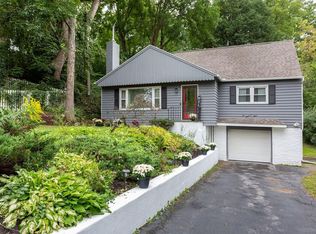 208 Hillsboro Pkwy, Syracuse, NY 13214