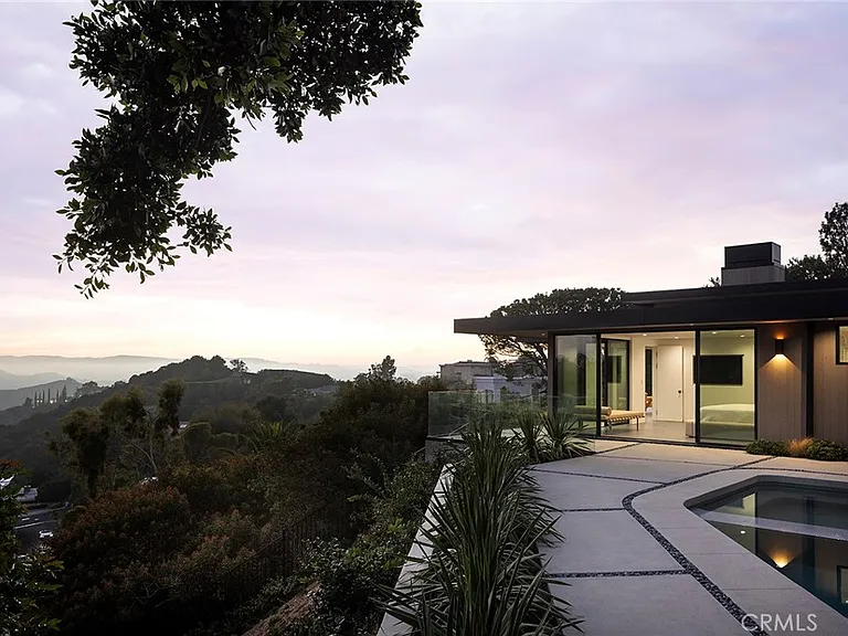 9015 Alto Cedro Dr — Photo 46