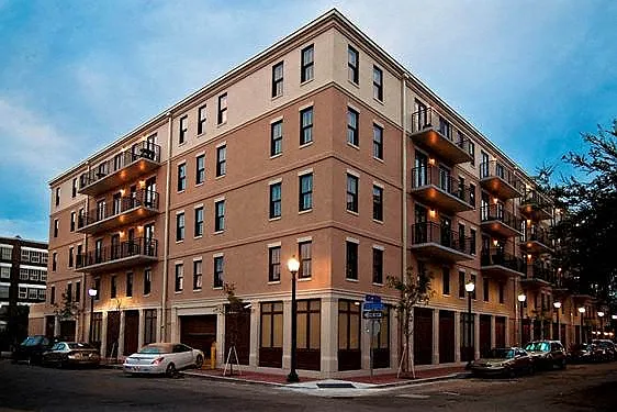 Nine 27 Apartments — Photo 6