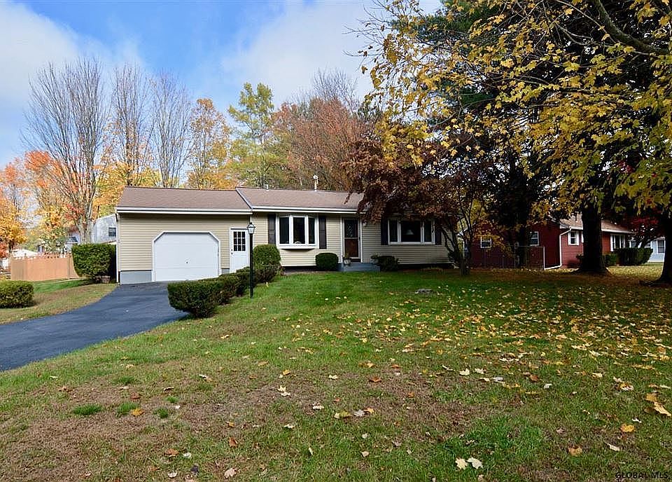 1st image of 67 Crescent Ave