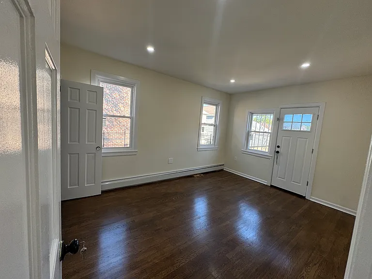 1054 Lydig Ave #2 — Photo 7