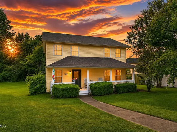 104 Phillip Drew Ct, Johnson City, TN 37604