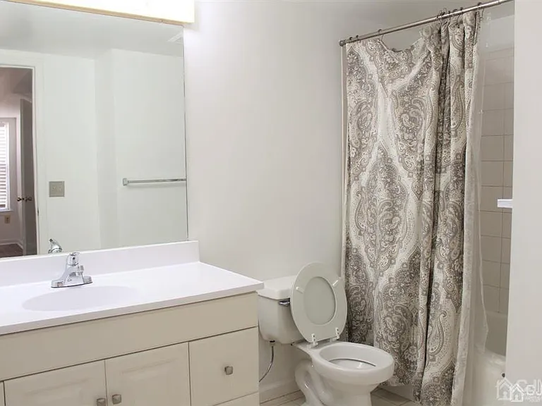306 Plymouth Rd — Photo 14