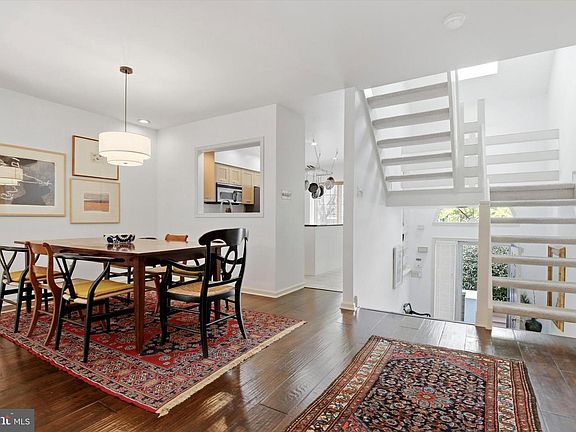 4th image of 18 Cabot Dr