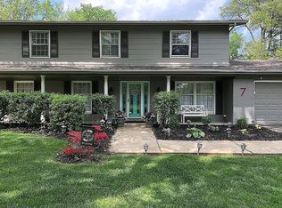 7 The Knolls Ln, Saint Louis, MO