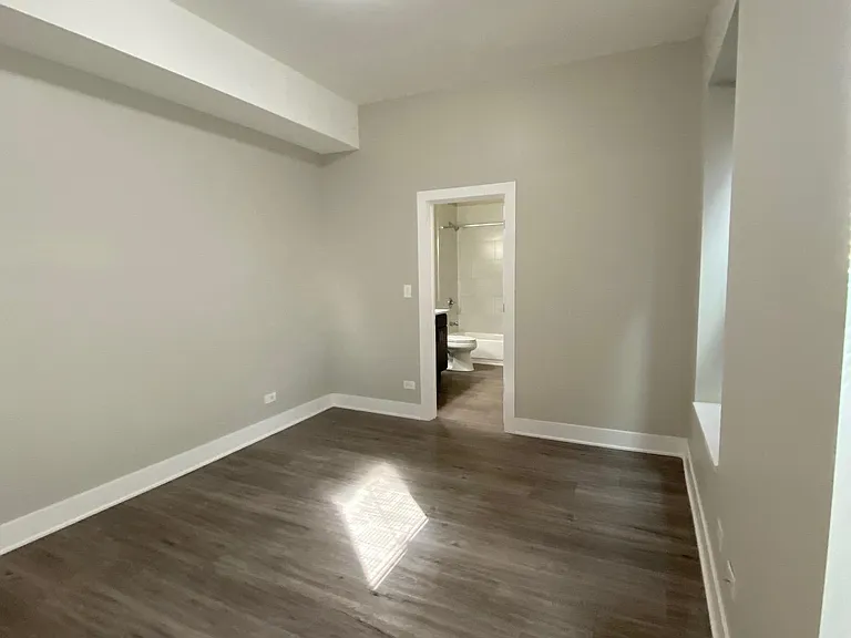 4834 S King Dr #3 — Photo 7