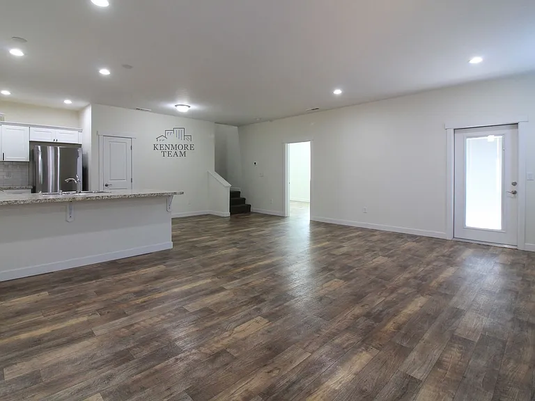 1105 S Cedar Pl — Photo 4