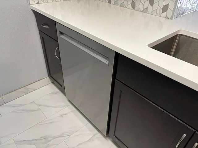 1 bed, 1.0 bath, 588 sqft, $1,050 — Photo 4
