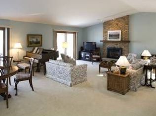 200 Holly Ln N, Plymouth, MN 55447