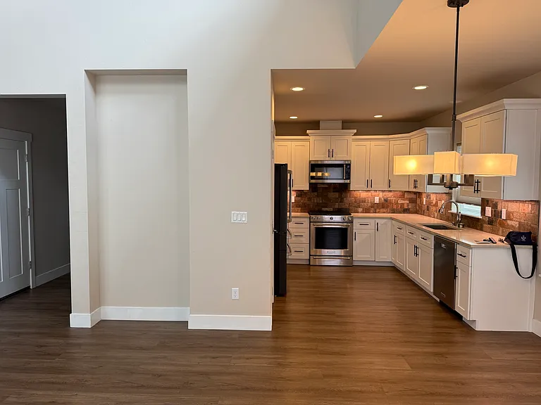 2755 SW Greens Blvd #16 — Photo 15