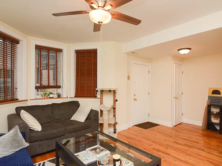 3833 N Paulina St #G — Photo 10