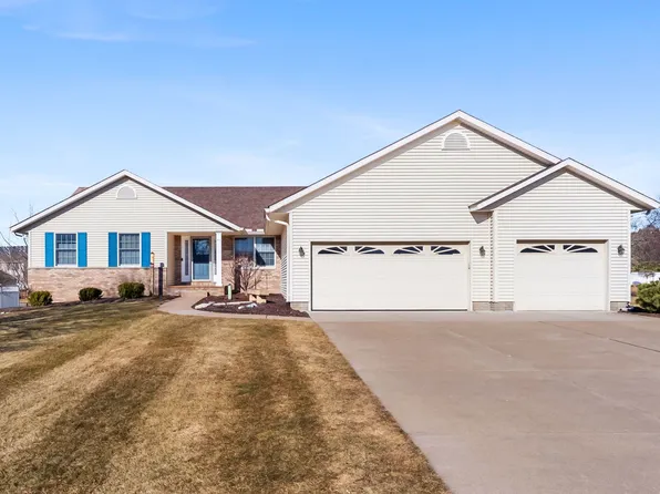 5264 Taylor Ave, Bettendorf, IA 52722