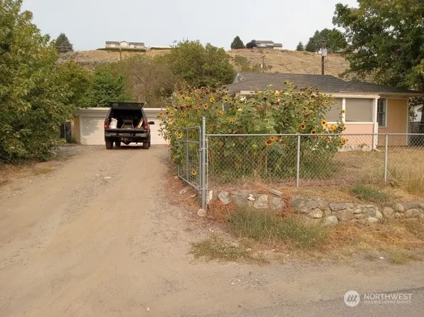 1423 3rd Avenue N, Okanogan, WA 98840