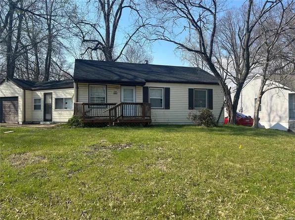 243 Estridge Rd, Saint Louis, MO 63137