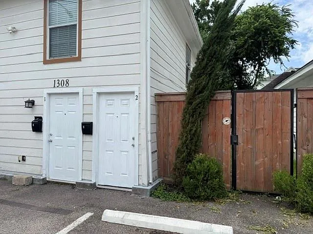 1308 Genova St #2 — Photo 17