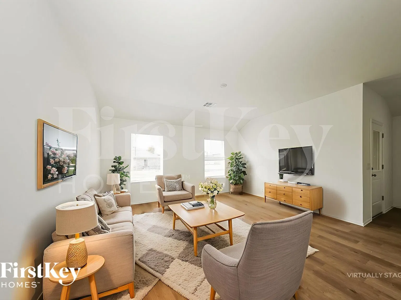 3 bed, 2.0 bath, 1355 sqft, $1,785 — Photo 3