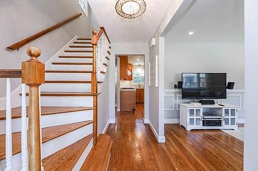 3rd image of 41 Woodard Rd