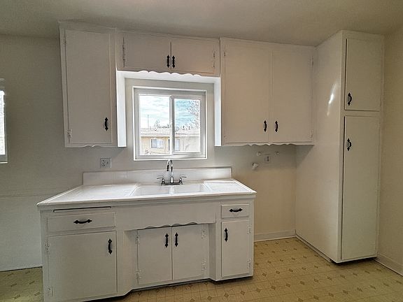 5th image of 6779 Obispo Ave