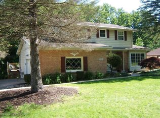 5304 River Ridge Dr, Lansing, MI 48917